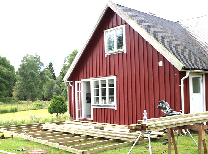 Terassen bygges ved vor køkkenudgang ved ødegården 2016